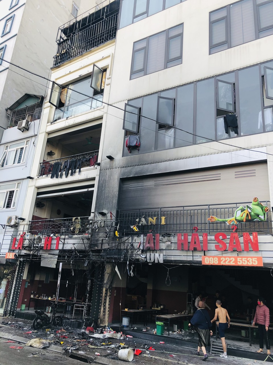 Hà Nội: Cháy lớn tại nhà hàng trên phố Thượng Đình - Ảnh 4