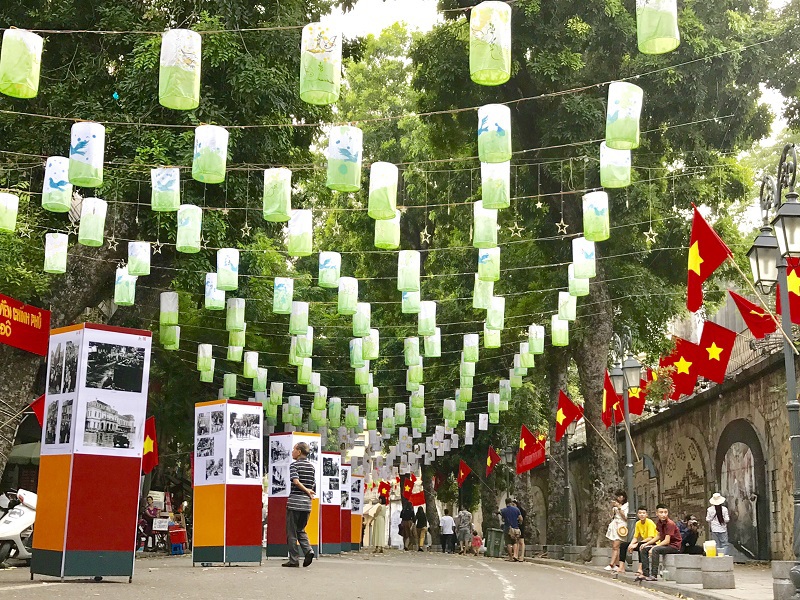 Quận Hoàn Kiếm đề xuất cấm 5 tuyến phố, phân luồng giao thông phục vụ Chợ hoa Xuân 2021 - Ảnh 1