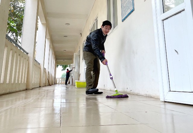 Huyện Mê Linh tổng vệ sinh trường lớp chuẩn bị đón học sinh trở lại - Ảnh 3