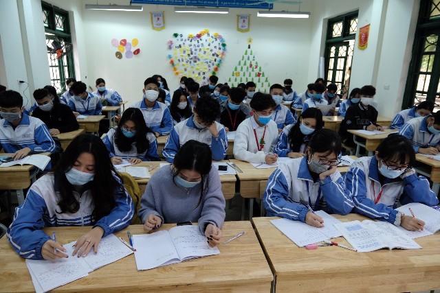 Phòng dịch nghiêm ngặt ngày học sinh trở lại trường tại huyện Mê Linh - Ảnh 8