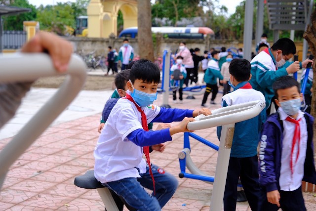 Phòng dịch nghiêm ngặt ngày học sinh trở lại trường tại huyện Mê Linh - Ảnh 6