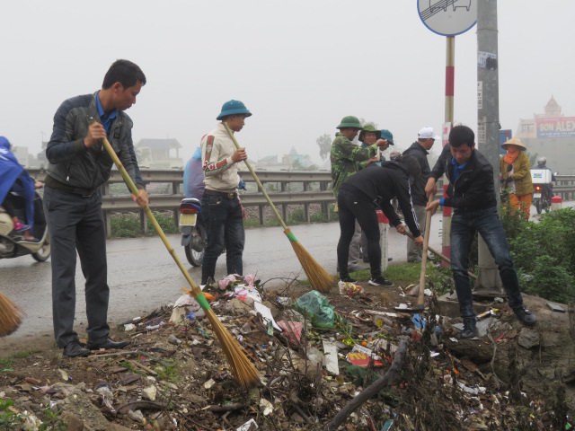 Huyện Phú Xuyên phát động phong trào “Ngày thứ 7 xanh” - Ảnh 1