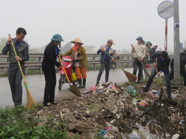 Huyện Phú Xuyên phát động phong trào “Ngày thứ 7 xanh” - Ảnh 2