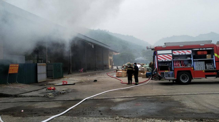 Quảng Ninh: Hỏa hoạn tại kho kiểm hóa cửa khẩu Bắc Phong Sinh - Ảnh 1