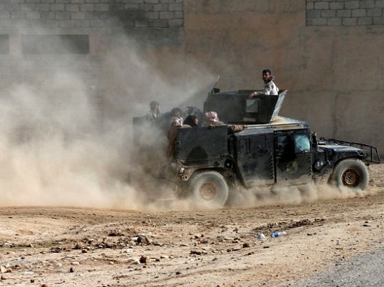 Quân đội Iraq "chùn bước" trước lá chắn sống của IS - Ảnh 1
