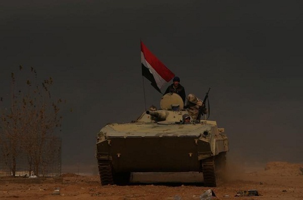 Tấn công bất ngờ trong đêm, Iraq áp sát trung tâm thành trì IS - Ảnh 1