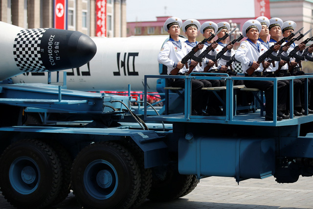 Toàn cảnh sức mạnh binh lực và vũ khí của Triều Tiên tại lễ diễu binh - Ảnh 5