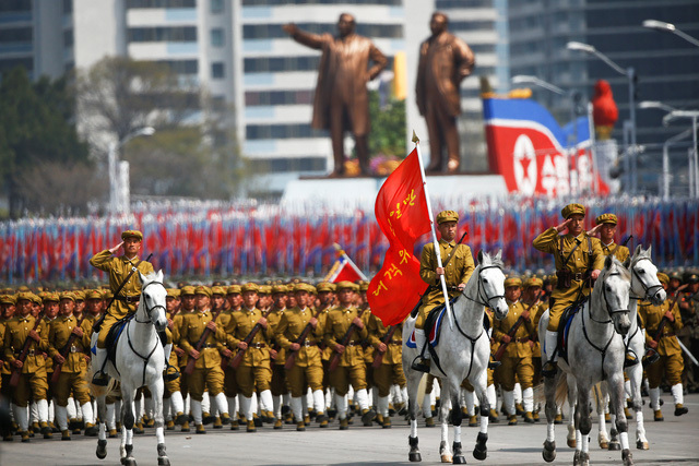 Toàn cảnh sức mạnh binh lực và vũ khí của Triều Tiên tại lễ diễu binh - Ảnh 6