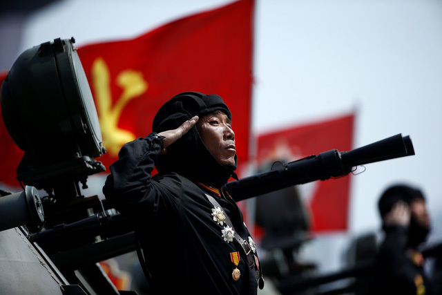 Toàn cảnh sức mạnh binh lực và vũ khí của Triều Tiên tại lễ diễu binh - Ảnh 9
