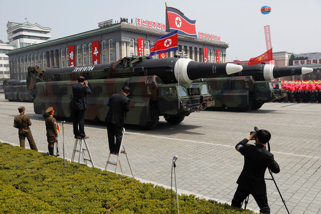 Toàn cảnh sức mạnh binh lực và vũ khí của Triều Tiên tại lễ diễu binh - Ảnh 14