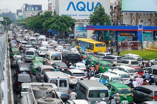 Kiến trúc sư đưa giải pháp “trị” vấn nạn ùn tắc giao thông ở sân bay Tân Sơn Nhất - Ảnh 2