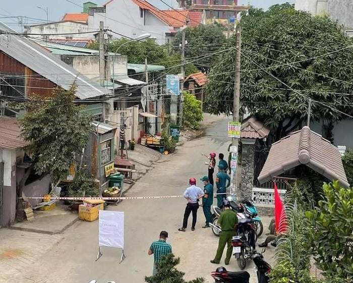 TP Hồ Chí Minh: Phong tỏa nhiều khu dân cư vì có bệnh nhân Covid-19 - Ảnh 2