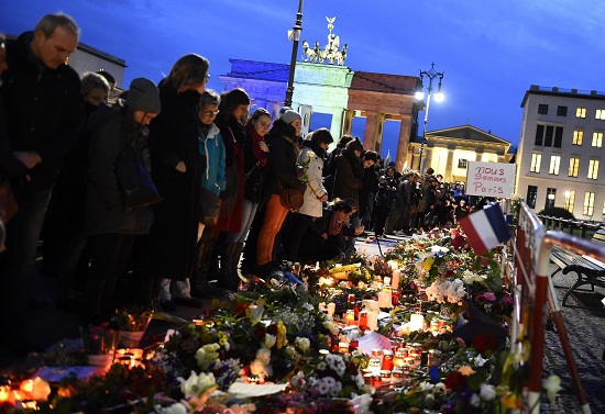Một năm sau vụ khủng bố Paris: Ám ảnh chưa tan - Ảnh 1