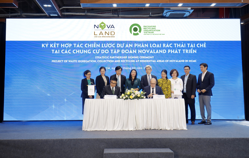 Tập đoàn Novaland hợp tác chiến lược với PRO Việt Nam trong phân loại và thu gom rác thải tái chế tại nguồn - Ảnh 1