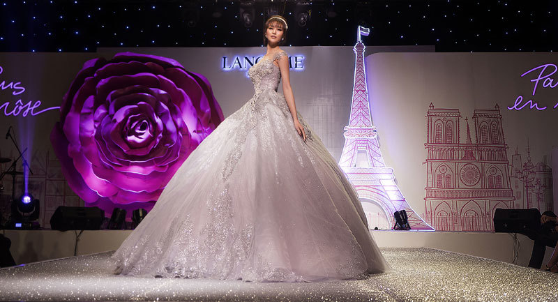 "Công chúa Paris" lộng lẫy trên sàn catwalk - Ảnh 8