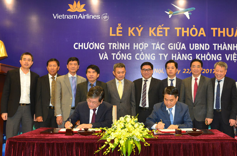 Hà Nội và Vietnam Airlines ký hợp tác thúc đẩy văn hóa, du lịch phát triển - Ảnh 2