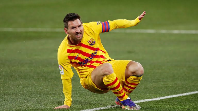Messi: 16 năm và 500 trận đấu - Ảnh 1