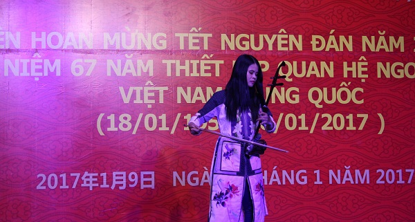Liên hoan văn nghệ kỷ niệm 67 năm quan hệ ngoại giao Việt - Trung - Ảnh 5