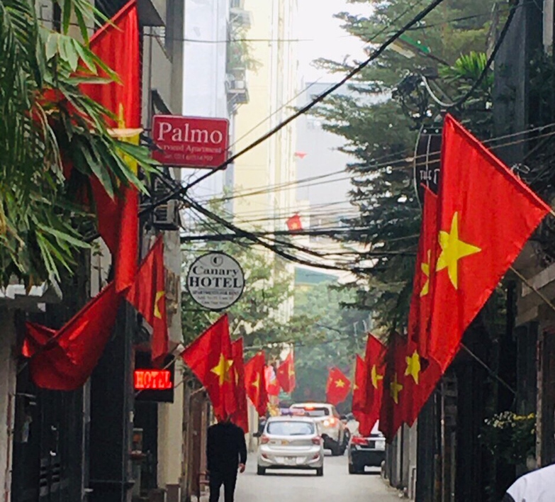 Các phường tại quận Ba Đình, Hà Nội tràn ngập sắc đỏ chào mừng Đại hội XIII của Đảng - Ảnh 6