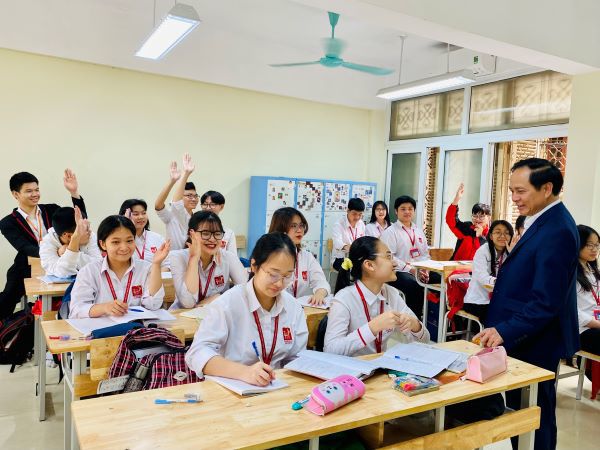 Lịch sử là môn thi thứ 4 vào lớp 10 tại Hà Nội: Học sinh nỗ lực, thi môn Lịch sử sẽ có điểm cao - Ảnh 1