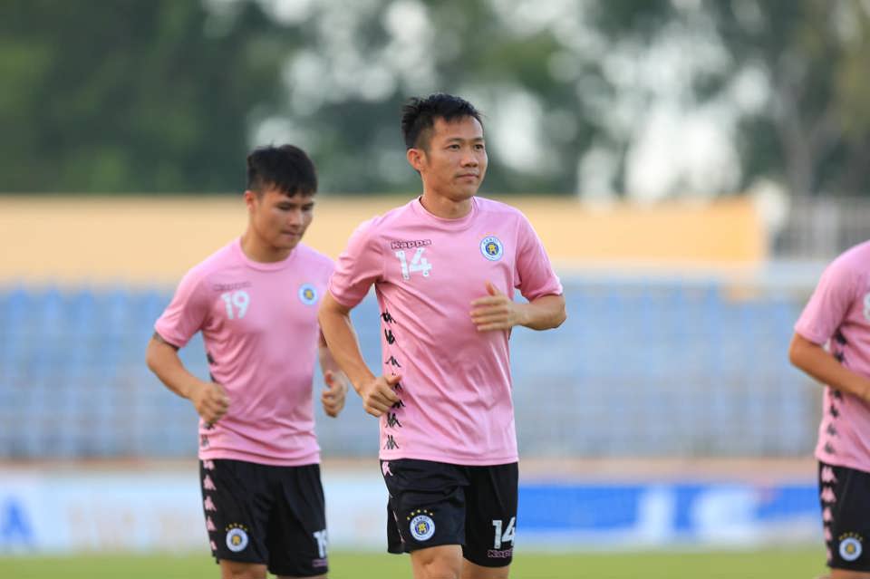 Vì sao Hà Nội FC lại tái ký với lão tướng Lê Tấn Tài ? - Ảnh 2