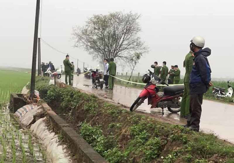 Mê Linh: Một nam thanh niên tử vong khi lao xe máy xuống ruộng - Ảnh 2
