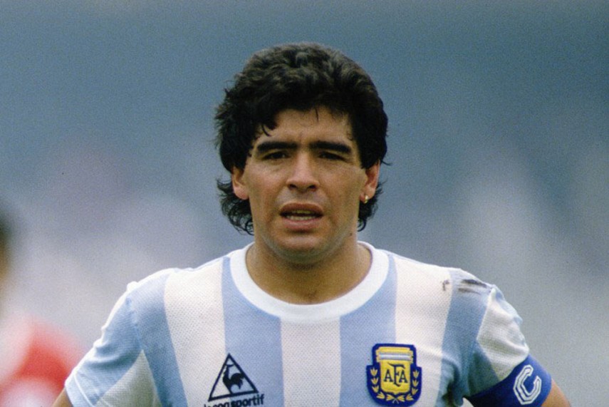 Huyền thoại bóng đá Diego Maradona qua đời ở tuổi 60 - Ảnh 1