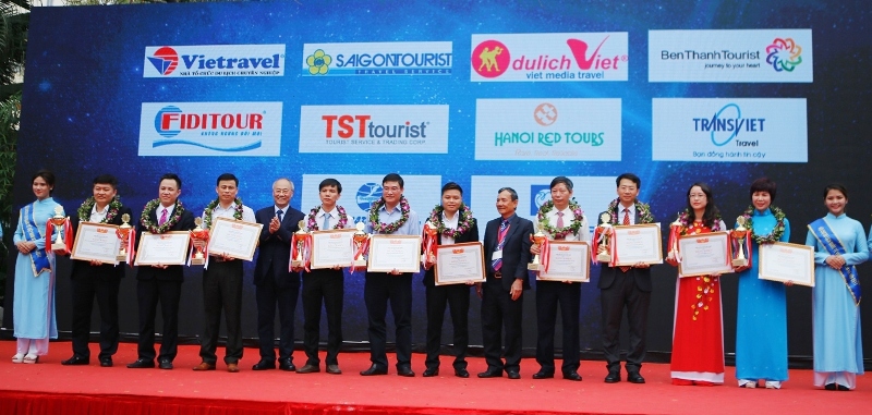TransViet Travel đạt doanh thu hơn 26 tỷ đồng tại VITM Hà Nội 2017 - Ảnh 1