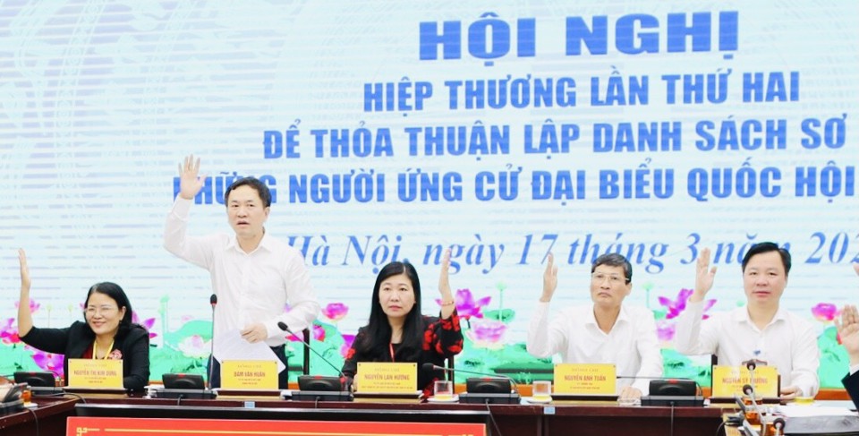 Hà Nội: Nhất trí danh sách sơ bộ 72 người ứng cử đại biểu Quốc hội khóa XV - Ảnh 2