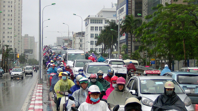 Hà Nội: Ùn tắc kéo dài trên nhiều tuyến phố trung tâm - Ảnh 5