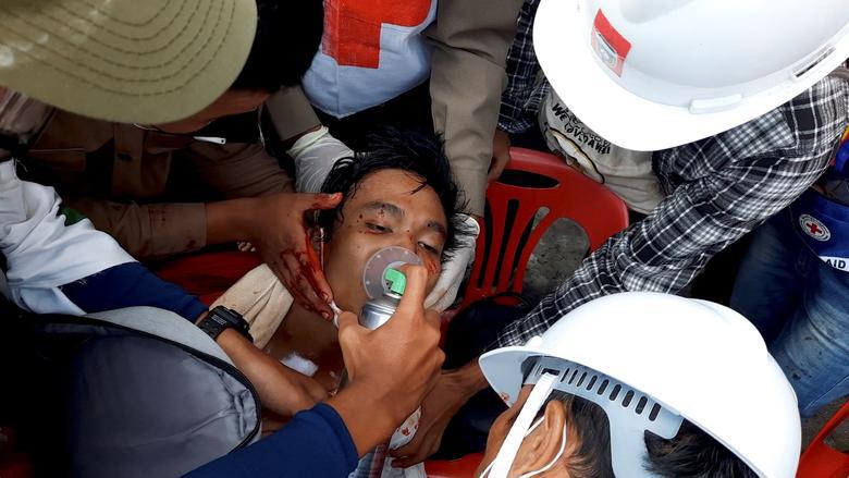 [Ảnh] Toàn cảnh ngày biểu tình đẫm máu nhất tại Myanmar - Ảnh 5