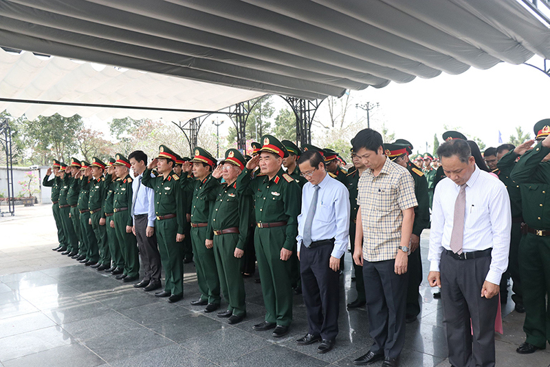 Nhiều hoạt động kỷ niệm 50 năm chiến thắng Đường 9 - Nam Lào - Ảnh 1