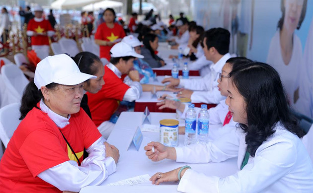 Hơn 5.000 người cao tuổi Thủ đô đồng diễn thể dục xác lập kỷ lục Việt Nam - Ảnh 6