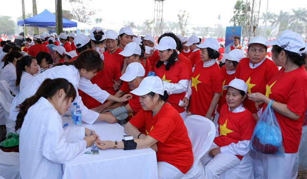 Hơn 5.000 người cao tuổi Thủ đô đồng diễn thể dục xác lập kỷ lục Việt Nam - Ảnh 7