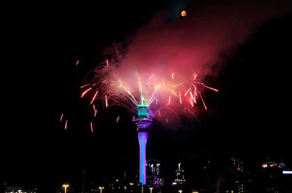 Ảnh pháo hoa rực sáng bầu trời New Zealand chào mừng 2021 - Ảnh 4