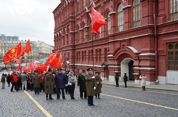 Kỷ niệm 103 năm Cách mạng Tháng Mười Nga - Ảnh 1
