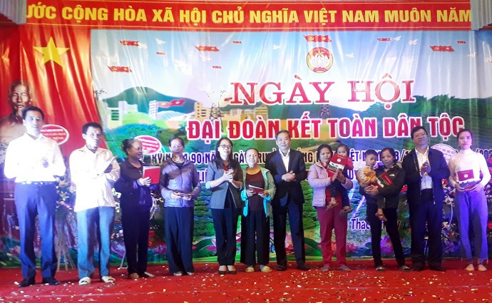 Phó Chủ tịch UBND TP Lê Hồng Sơn dự Ngày hội Đại đoàn kết tại Quốc Oai - Ảnh 2