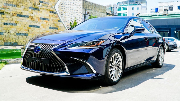 Lexus giới thiệu phiên bản mới, giá không đổi - Ảnh 1