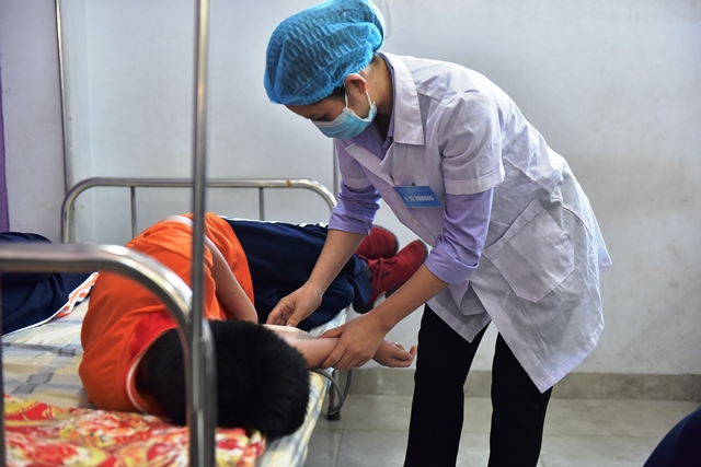 Tập huấn phòng chống ngộ độc thức ăn tại trường THCS Nhật Tân bị ngộ độc - Ảnh 2
