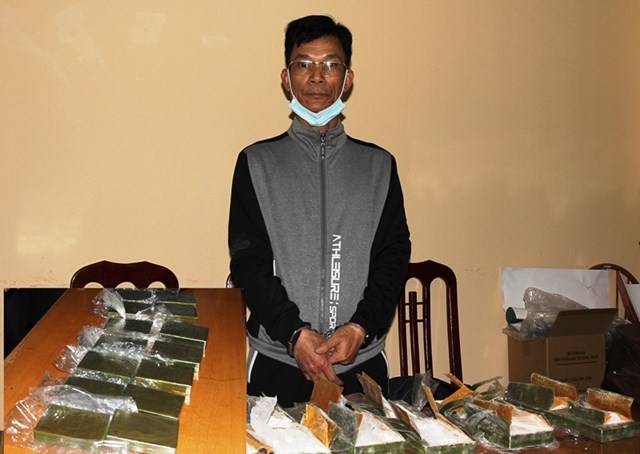 Hà Nam: Bắt giữ đối tượng vận chuyển 14 bánh heroin - Ảnh 1