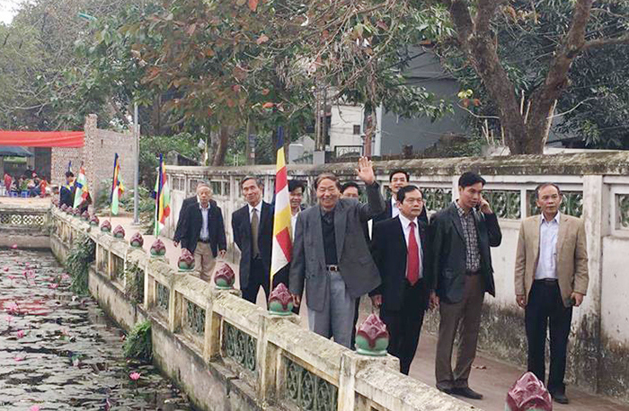 Nguyên lãnh đạo TP Hà Nội thăm, chúc Tết cán bộ, Nhân dân Phù Đổng - Ảnh 1