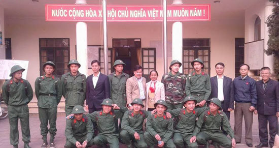 167 tân binh huyện Gia Lâm lên đường nhập ngũ - Ảnh 1