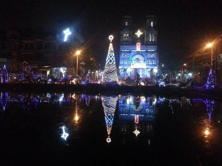 Cùng ngắm đêm Giáng sinh lung linh ở Hà Nội - Ảnh 2