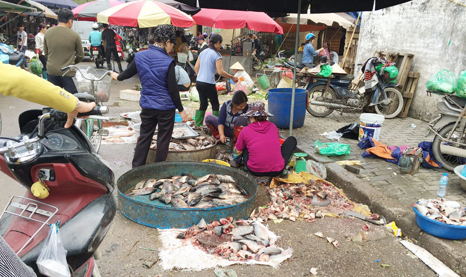 Nỗi lo từ chợ bẩn - Ảnh 3