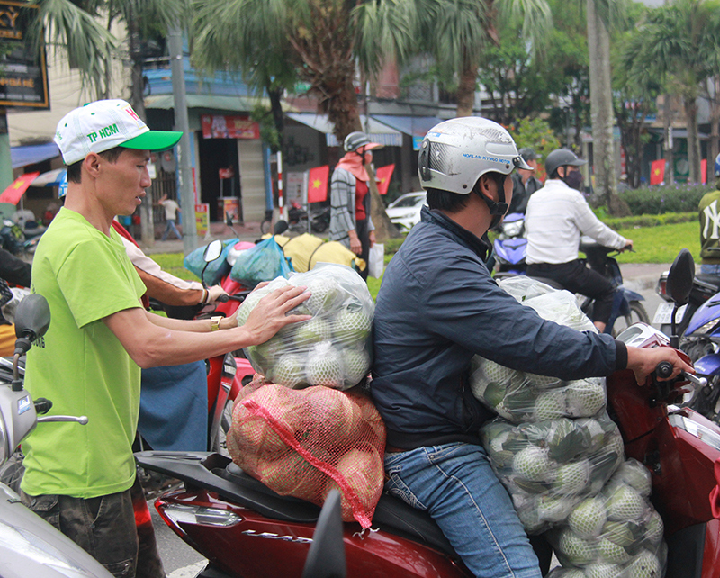 Người dân Quảng Nam giải cứu 15 tấn nông sản cho vùng dịch Hải Dương - Ảnh 5