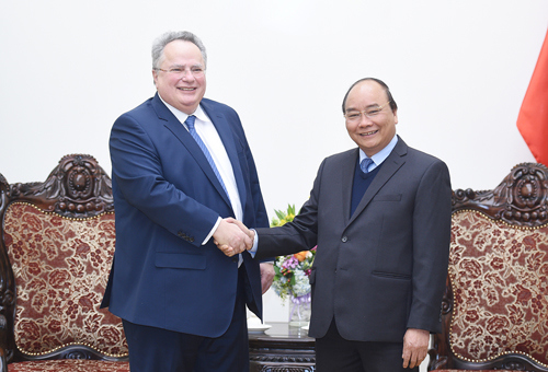 Thủ tướng Nguyễn Xuân Phúc tiếp Bộ trưởng Ngoại giao Hy Lạp - Ảnh 1