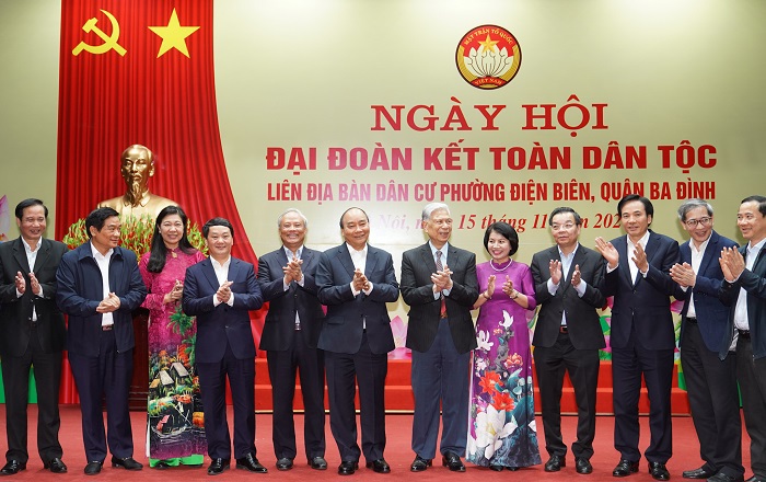 Thủ tướng Nguyễn Xuân Phúc dự Ngày hội Đại đoàn kết toàn dân tộc tại quận Ba Đình - Ảnh 4