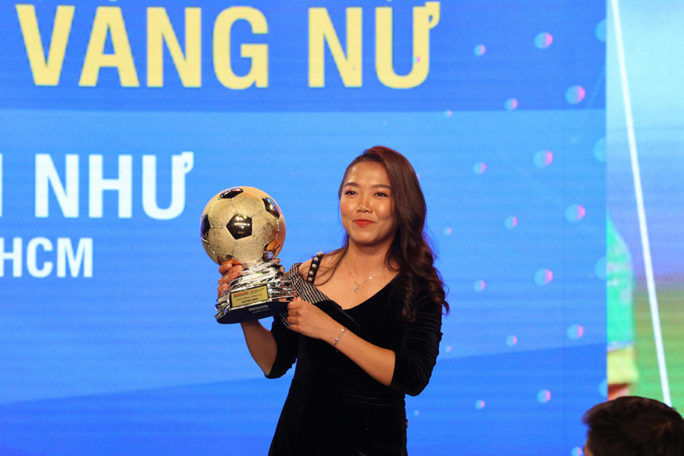 Vượt qua cặp trung vệ Viettel, Văn Quyết giành danh hiệu Quả bóng vàng Việt Nam năm 2020 - Ảnh 3