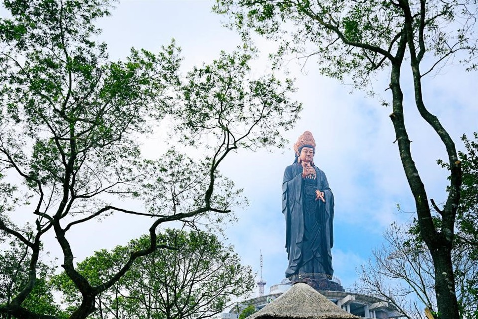 [Ảnh] Núi Bà Tây Ninh: Điểm đến tâm linh mới của Phật tử xuân 2021 - Ảnh 2