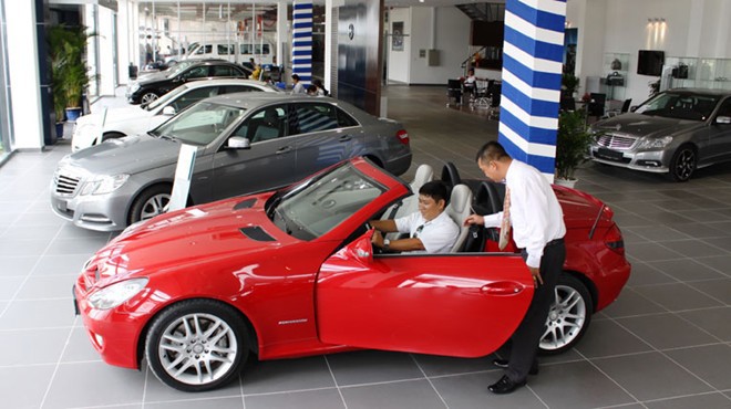 Chờ xe từ ASEAN giảm thuế, người Việt bớt chi tiền mua ô tô - Ảnh 1